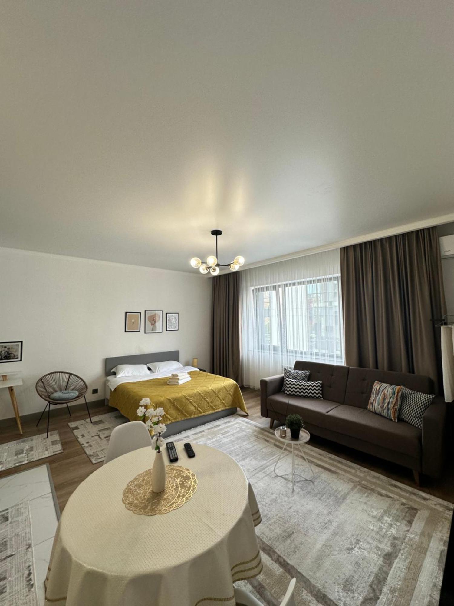 Студия В Теплых Тонах, Эксклюзив Almatý Exterior foto